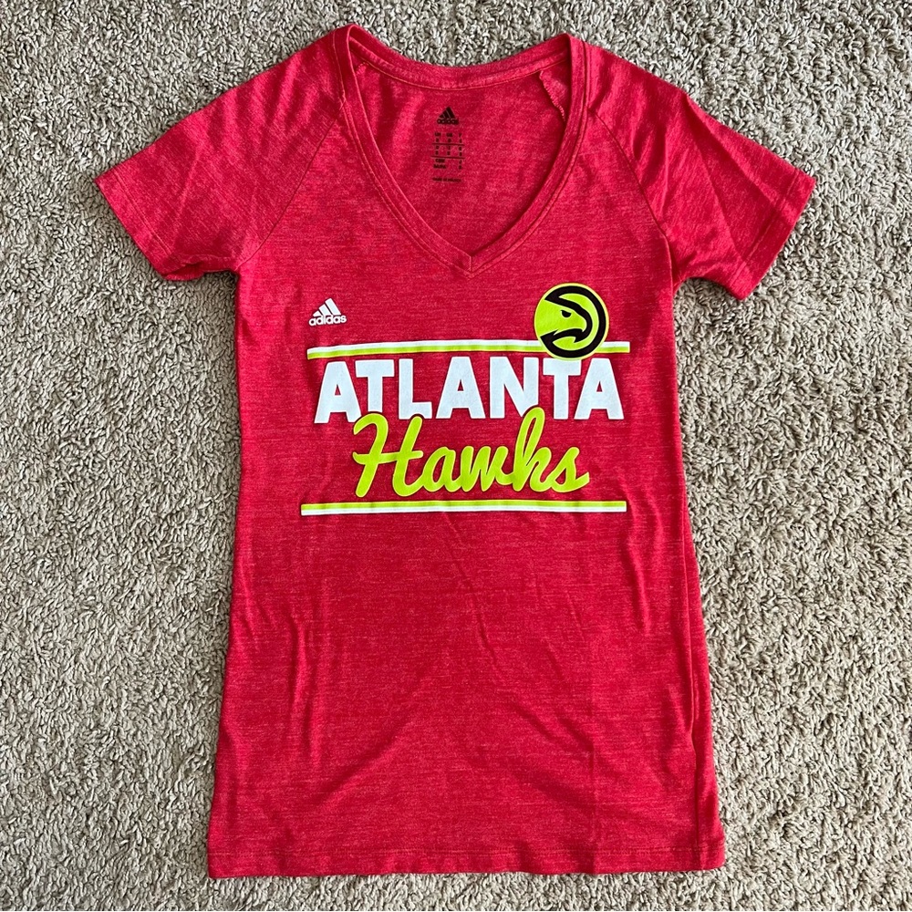 EUC Adidas Atlanta Hawks V-neck T-shirt Size S
